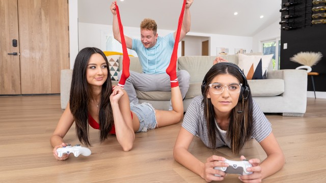 Fucking Gamer Roomie's BF